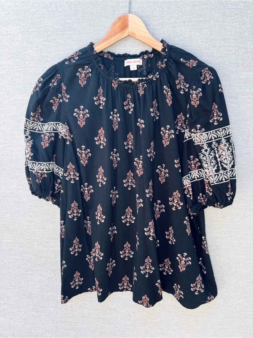 Knox Rose Black Floral Print Puff-Sleeve Blouse with Embroidered Sleeves